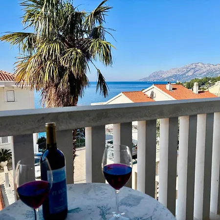 アパート Toni With Sea View And Balcony In *
